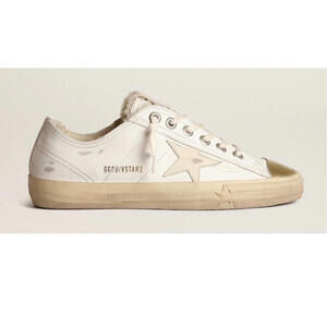 Golden Goose V Star 2 Sneakers(PLEASE REQUEST YOUR SIZE FOR PURCHASING)